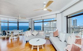Beachfront & City View, Huge 2 Bedroom Apartment, Imperial Surf Resort
